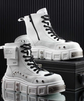 Stilvolle Spleißstiefel aus Kunstleder mit Plateausohle von Rose